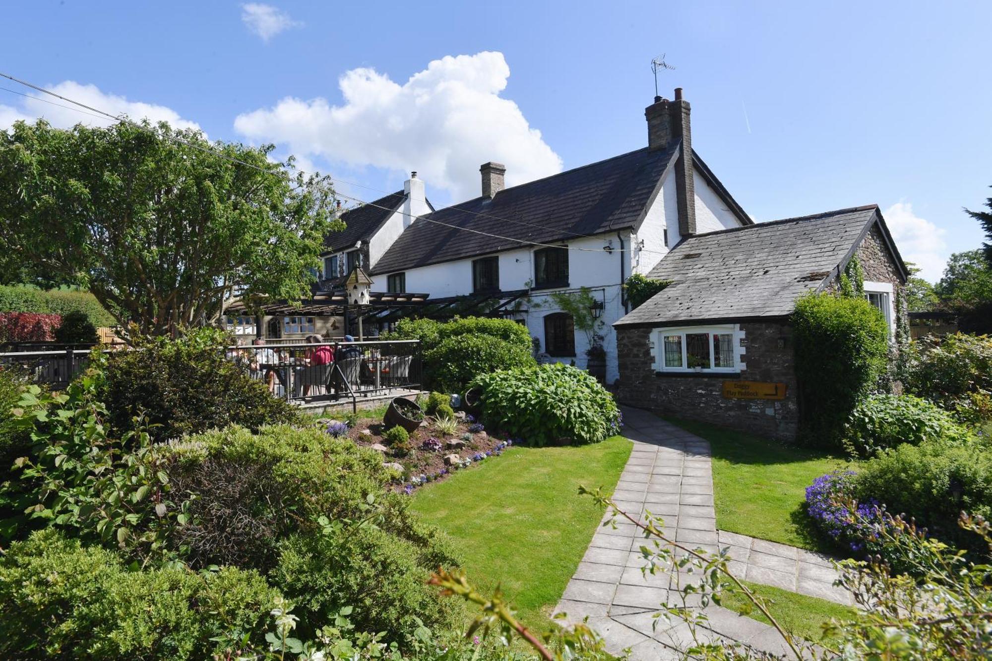 The Greyhound Inn And Hotel Usk Exteriör bild