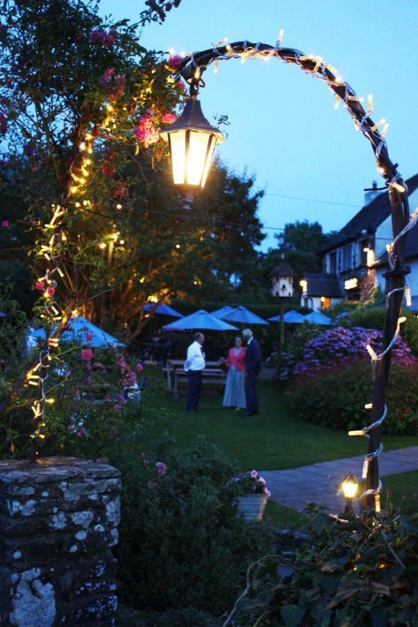 The Greyhound Inn And Hotel Usk Exteriör bild